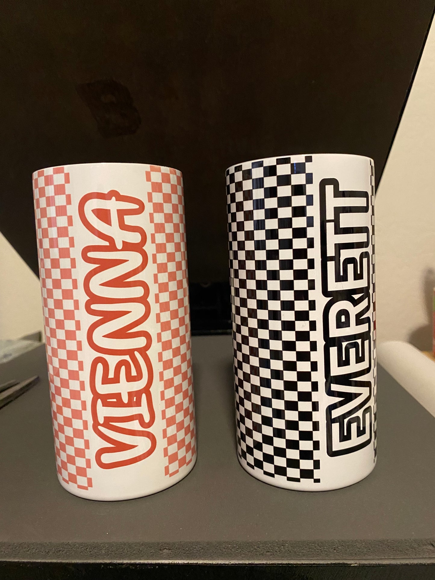 Checkered tumblers